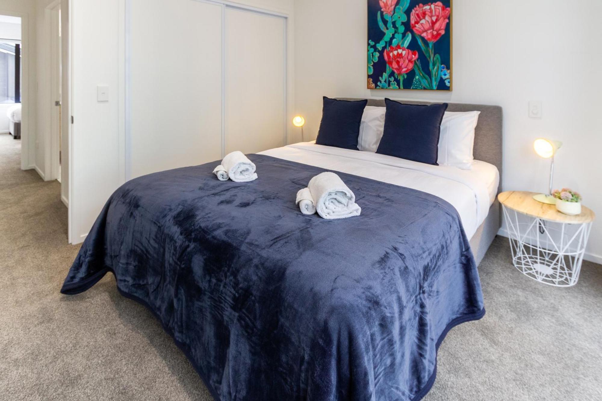 Luxury Living: 2-Bedroom Retreat In Christchurch Exterior photo